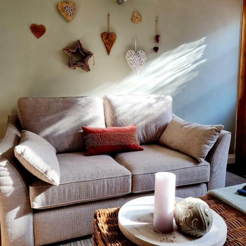 2 Bedroom House Within Walking Distance Of Town