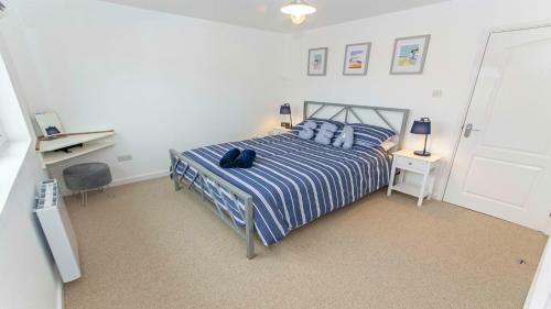 Pebbles Croyde Sleeps 8 4 Bedrooms