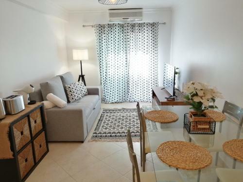 Apartamento De 2 Quartos No Centro De Monte Gordo