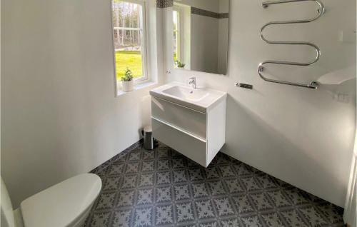 Beautiful Home In Skillingaryd W/ 4 Bedrooms