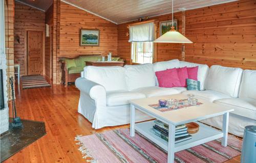 Awesome Home In Sunnansj� W/ 2 Bedrooms