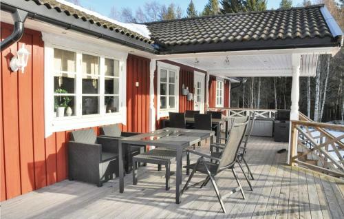 Two-bedroom Holiday Home In Svanskog