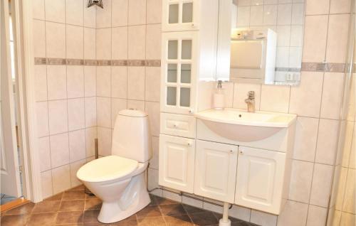 Two-bedroom Holiday Home In Svanskog