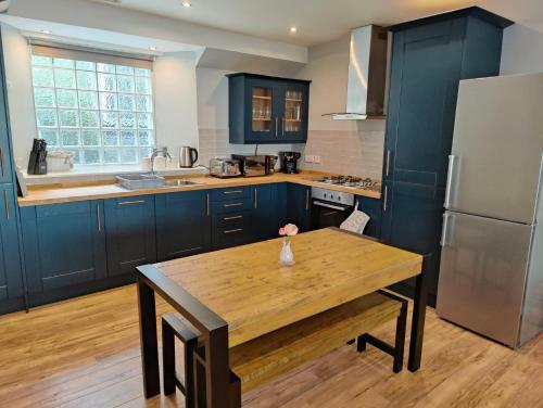 New Fabulous 2bd Maisonette Dunfermline, Fife