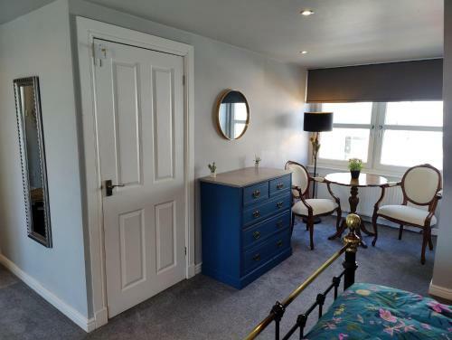 New Fabulous 2bd Maisonette Dunfermline, Fife