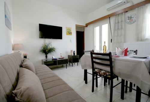 Premium Two-bedroom Apartment, Close To Beaches!