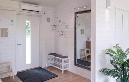 Three-bedroom Holiday Home In Kopingsvik