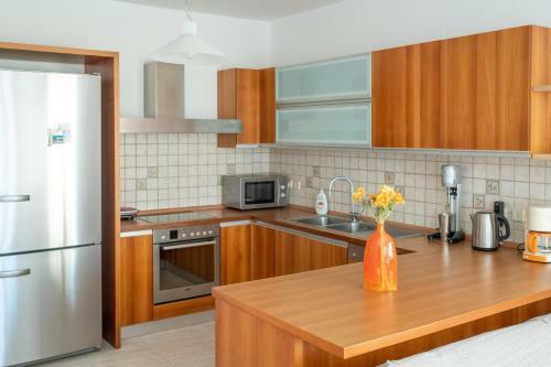 Cheerful 2 Bedroom Villa With Garden
