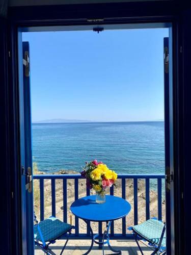 Cavos Studio By The Sea (north)