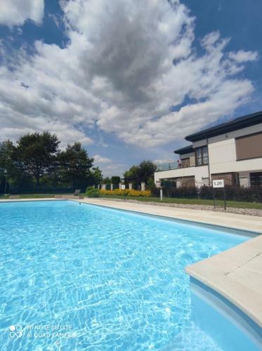 Villa Dom Z Basenem Pod Warszaw?