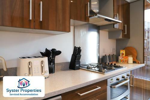 Watkin Heights- 5 Bed Lovely Home/ Groups/work /families