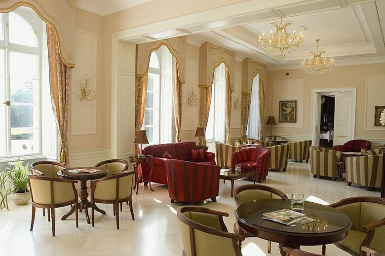 La Contessa Castle Hotel