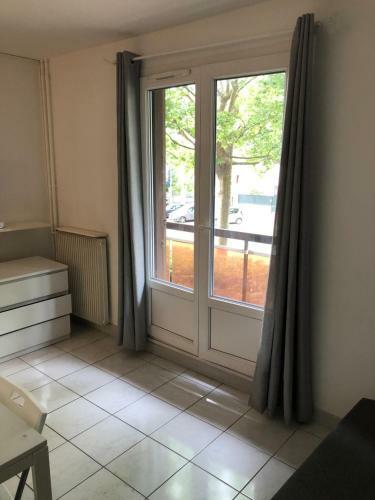 Studio Apartment Near To Paris