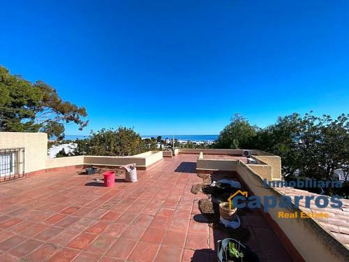 Chalet Con Piscina En Moj�car Playa