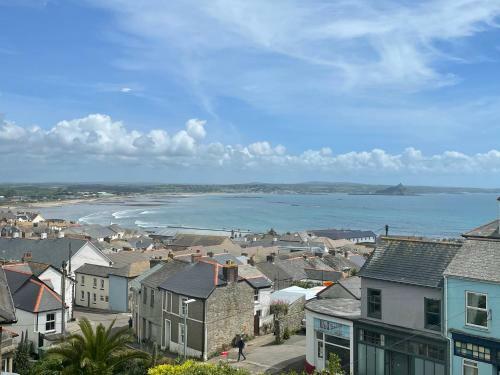 Sunrise View ~penzance~ With Peaceful Surroundings