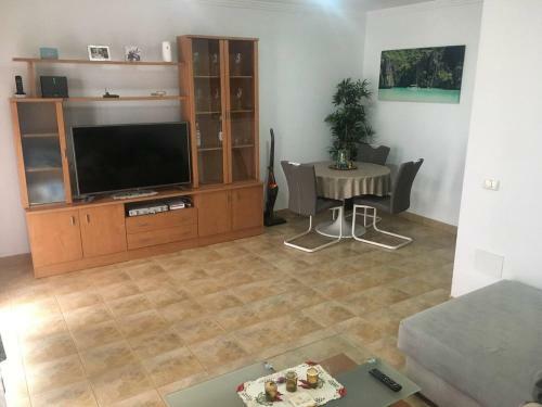 Apartamento Amplio �tico Con Terraza, Piscina Y Tv49 4k