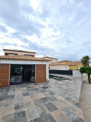 305 Villa De Standing Avec Piscine