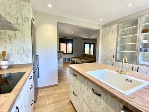 Villa Jessica With Air-conditioning & Private Swimming Pool
