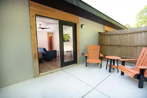 Hotel 4411 Inn & Suites