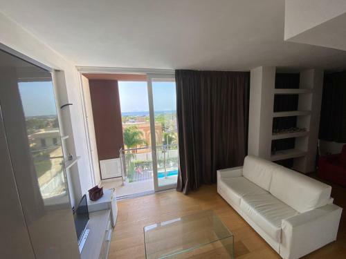 Two Villas Attached For Up To 14 Guests