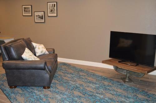 Heritage Place Hotel And Suites