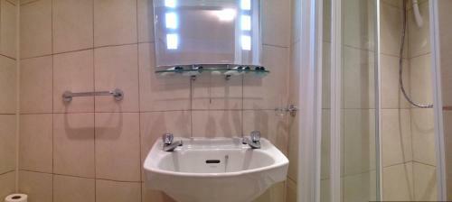 Hostal Clifton Villa Guest House