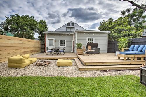 Chic Escape With Furnished Deck Walk To Cafes!