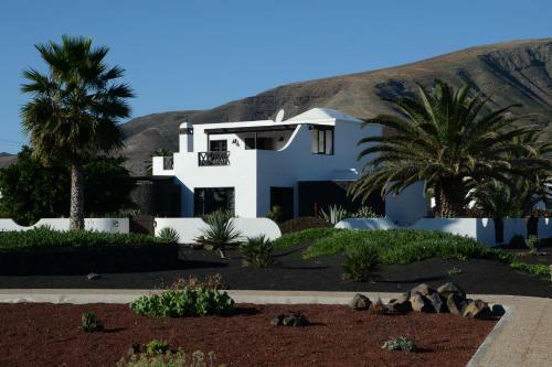 Home Casa Sue�o In The Village Of Mala