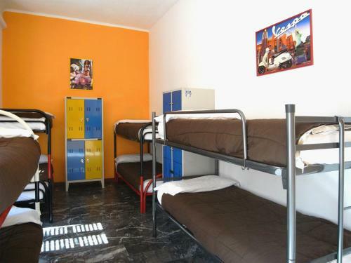 Hostel California