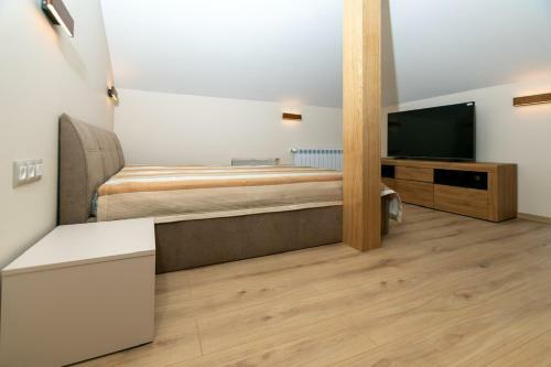 Hostal ???????? ?????? ???????? ?????? / Luxury Studios ?the Old Batak?