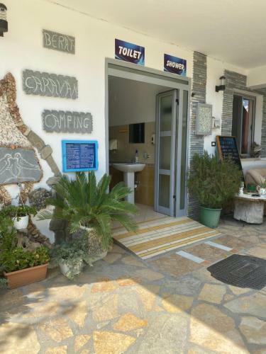 Berat Caravan Camping