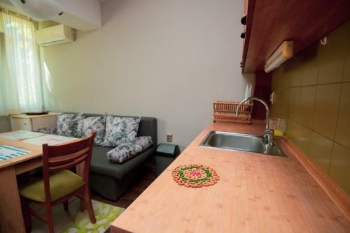 Space Of Arts - Two-bedroom Apartment With Balcony