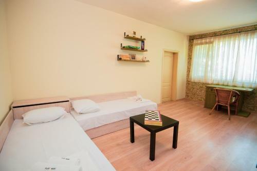 Space Of Arts - Two-bedroom Apartment With Balcony