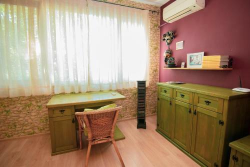 Space Of Arts - Two-bedroom Apartment With Balcony