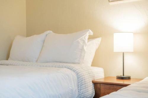 Hostal Centrally Located Coffee Bar And Comfort