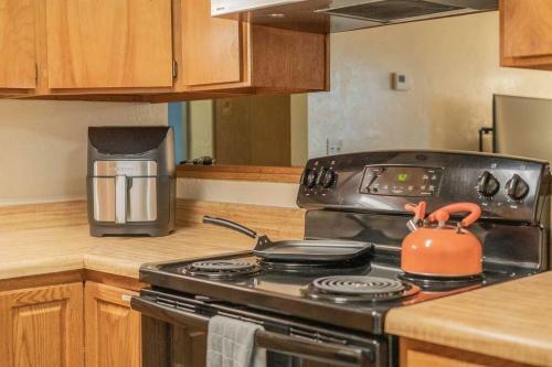 Hostal Centrally Located Coffee Bar And Comfort