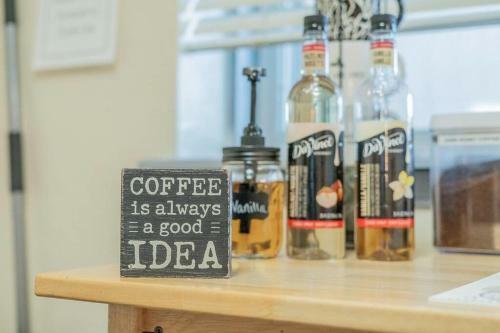Hostal Centrally Located Coffee Bar And Comfort