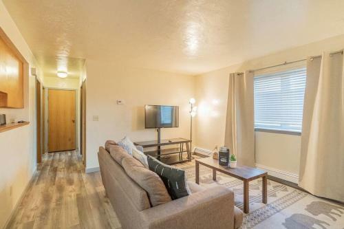 Hostal Centrally Located Coffee Bar And Comfort