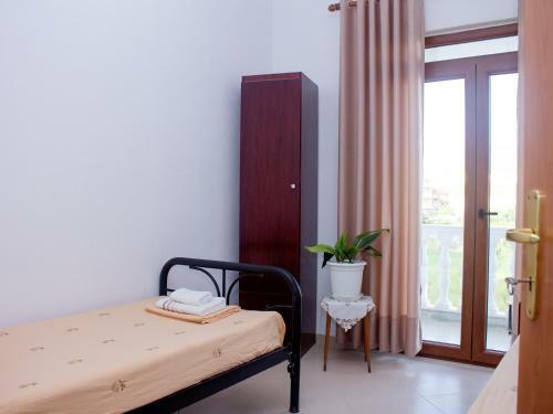 Hostal Rent Rooms Villa Ismolli