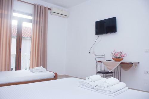 Hostal Rent Rooms Villa Ismolli