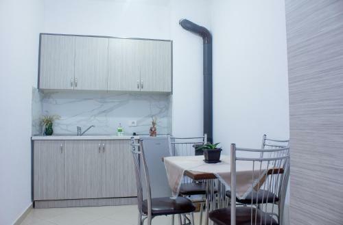 Hostal Rent Rooms Villa Ismolli