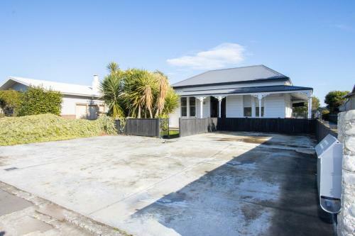 Coastal Villa - Napier Holiday Home