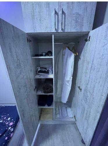 Comfy Apartment With A Spacious Balcony