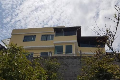 Hermosa Casa Vacacional En Ambato Sector Pinllo