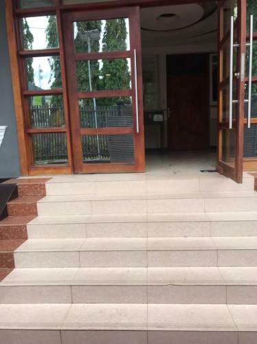 Hostal Cwt Building