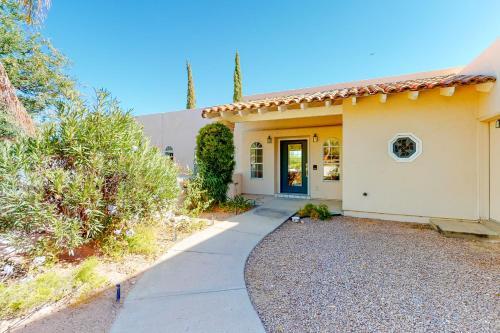 Skyline Foothills Retreat