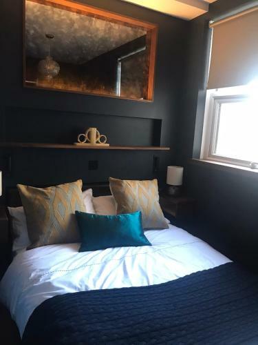Luxury First Floor One-bedroom Seaside Apartment