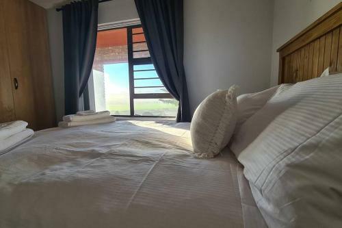Beautiful And Modern 4 Bedroom 2 Bathroom House