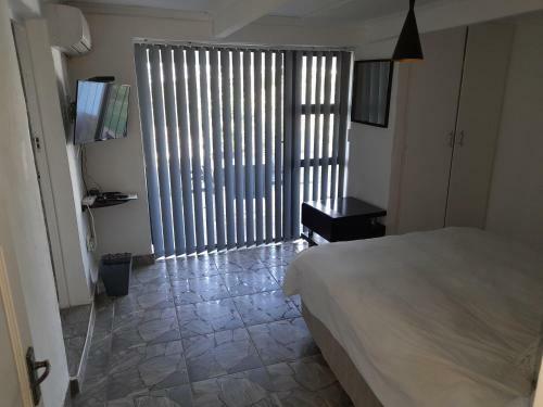 Hostal Golden Globe Beach House