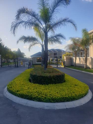 2bed Luxury Hotel Apartment. Fourways